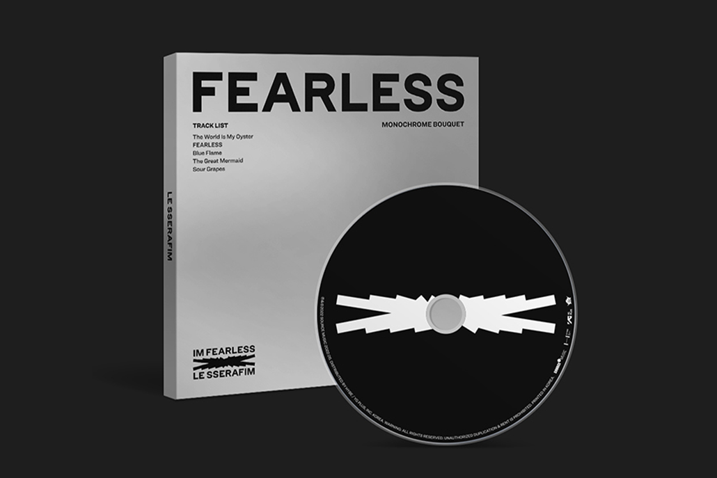 LE SSERAFIM - FEARLESS - 1st Mini Album (Monochrome Bouquet Ver.)